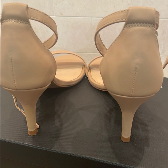 Steve Madden Beige Heeled Sandals with Ankle Strap - Picture 3 of 5